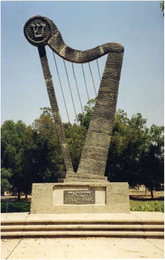 2. אנדרטת השואה בקריית גת, יצירתו של האומן בן מנשה